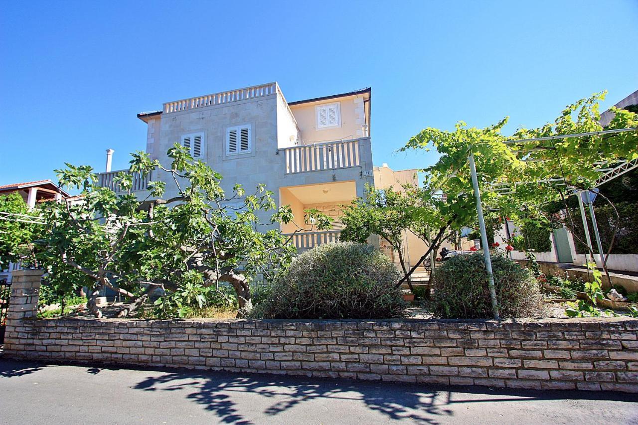 Apartments Ella Супетар Екстериор снимка