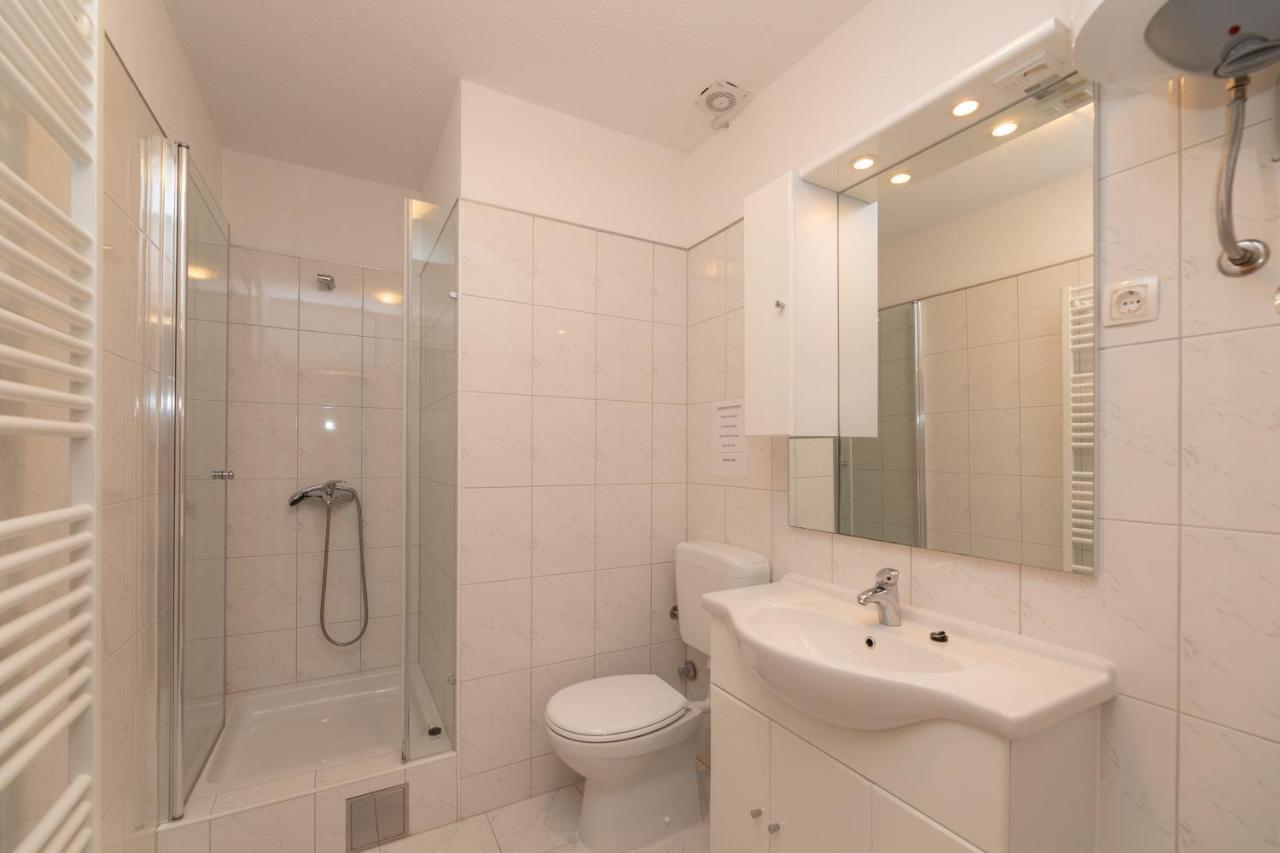 Apartments Ella Супетар Екстериор снимка