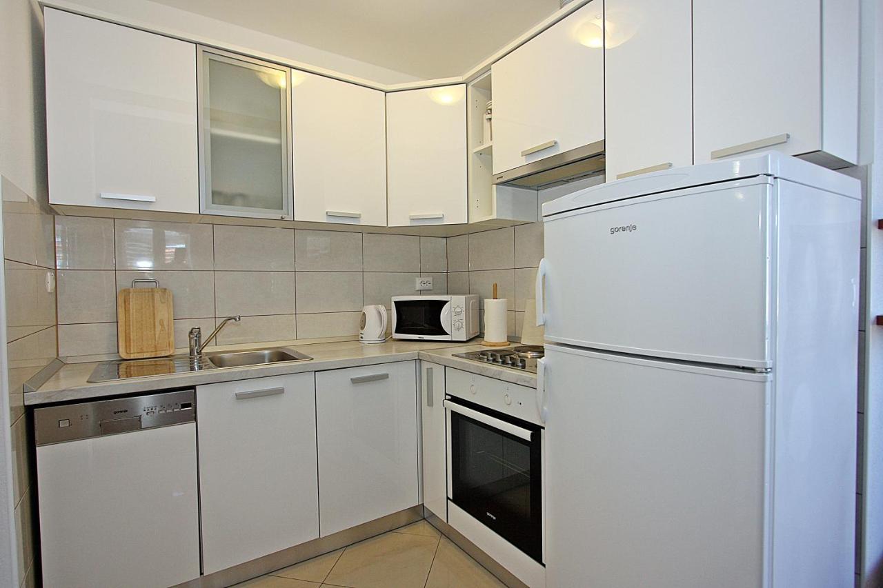 Apartments Ella Супетар Екстериор снимка