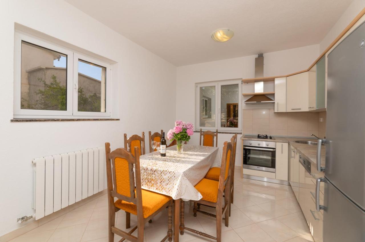 Apartments Ella Супетар Екстериор снимка