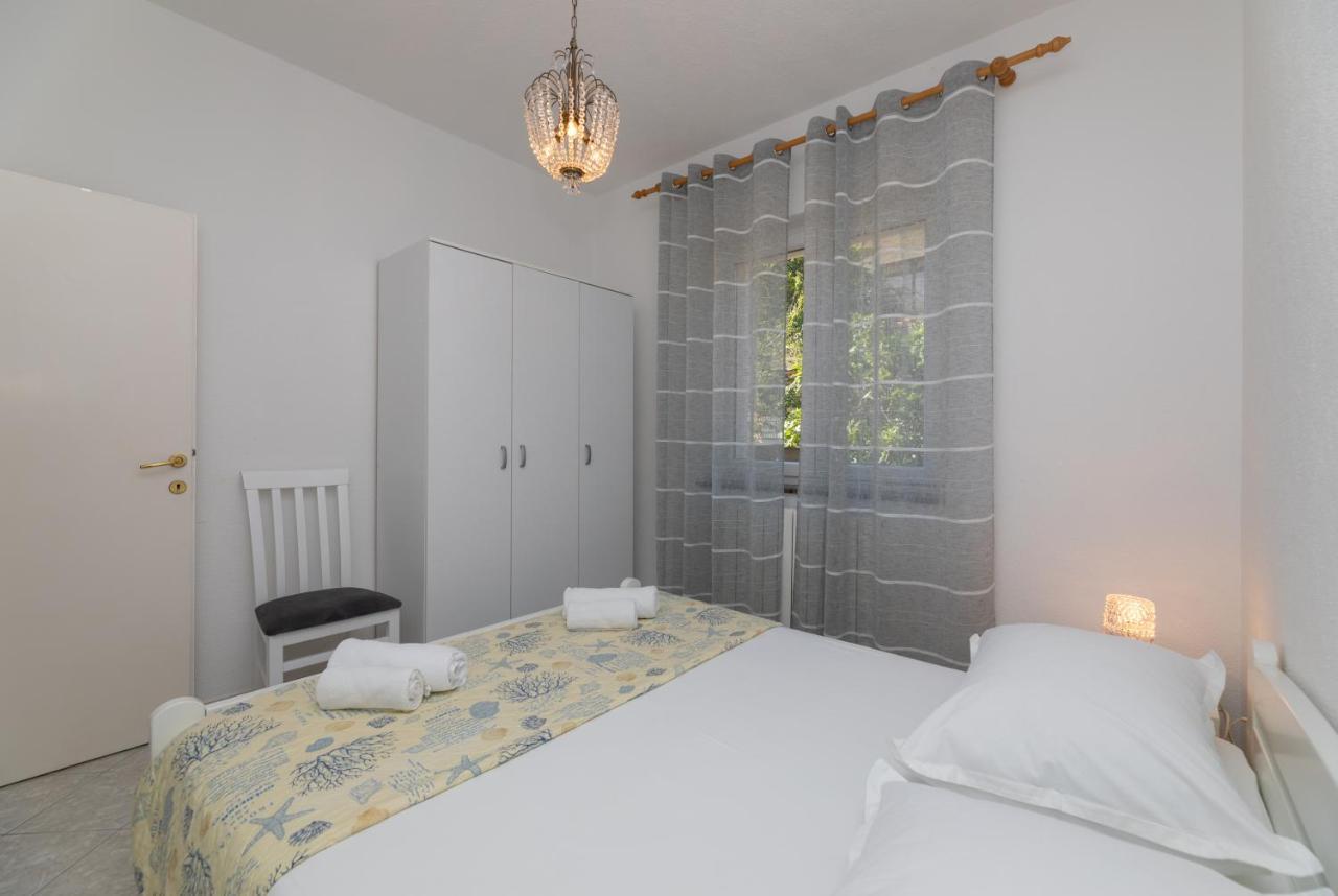 Apartments Ella Супетар Екстериор снимка