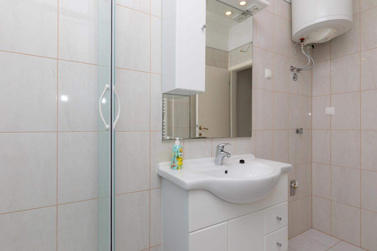 Apartments Ella Супетар Екстериор снимка