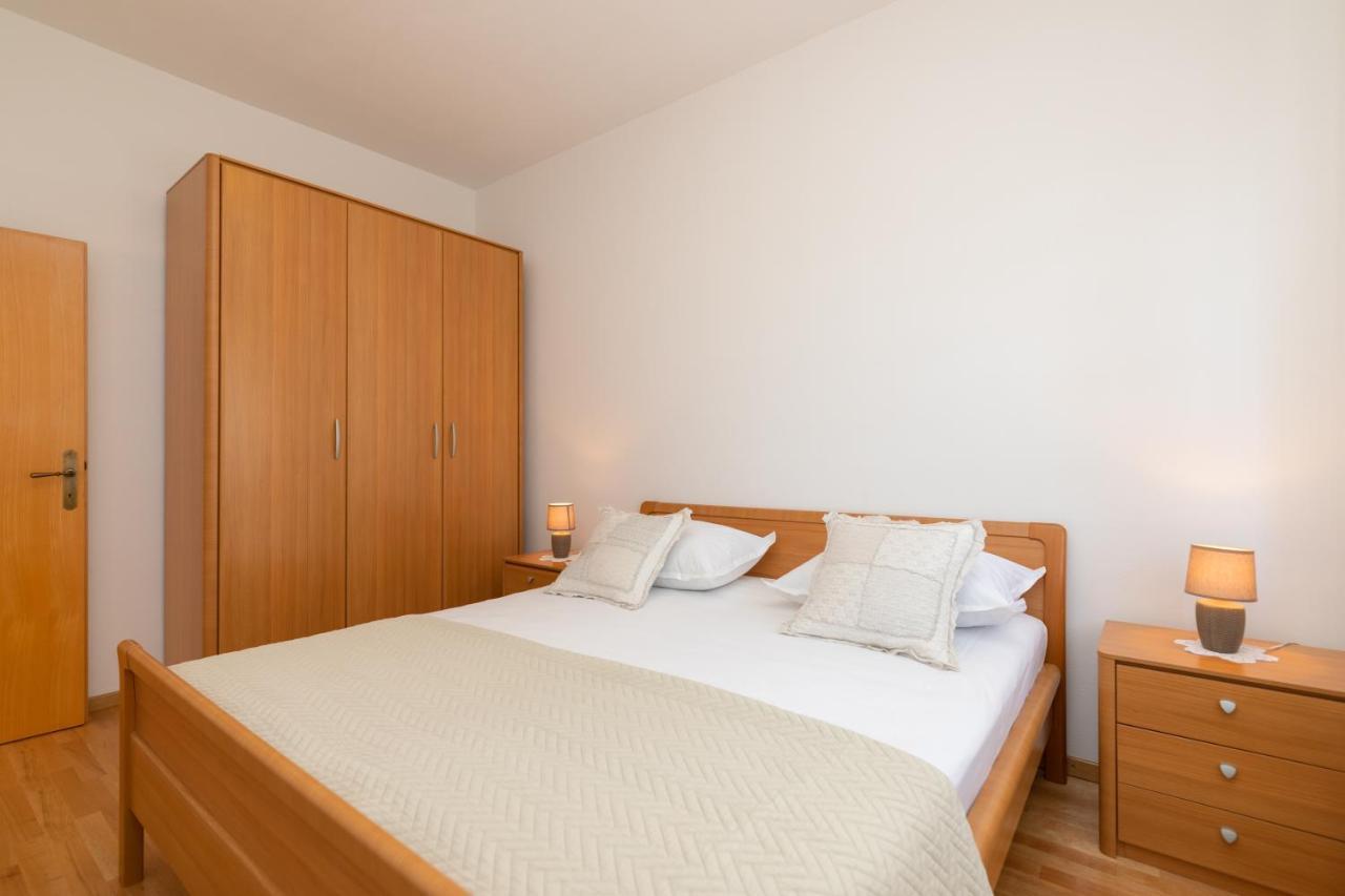 Apartments Ella Супетар Екстериор снимка