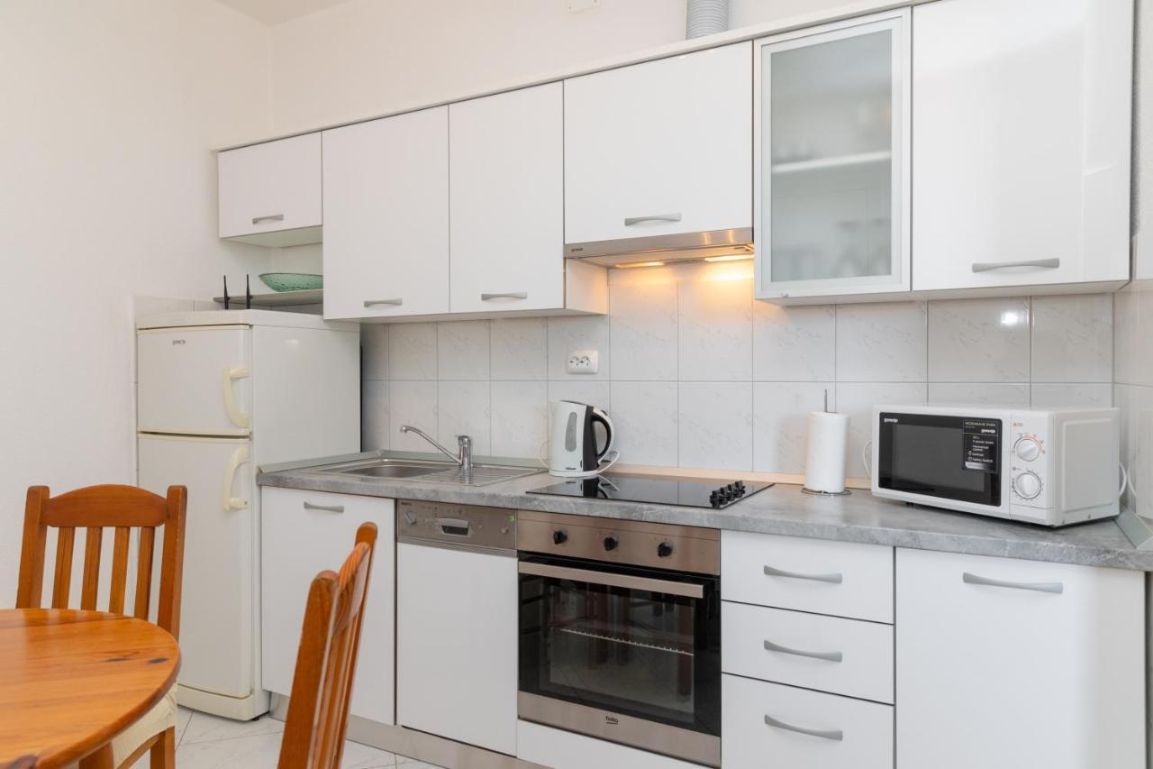 Apartments Ella Супетар Екстериор снимка