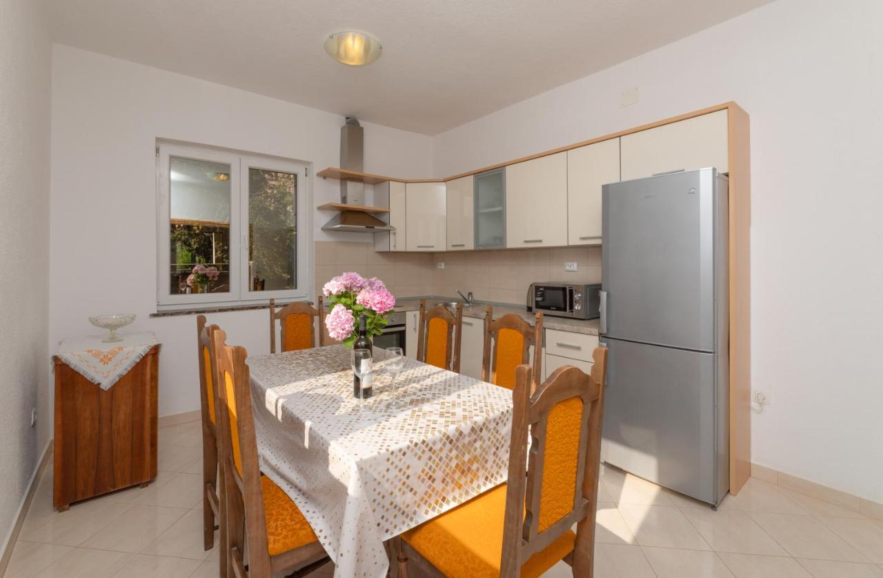 Apartments Ella Супетар Екстериор снимка